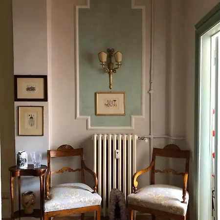 Homestay Elegant Bedroom In A Relaxing Milan